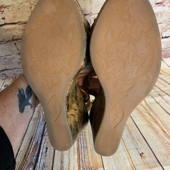 Born Concept B.O.C. Floral Leather Wedge Sandals Sz 39 US 8 - Picture 8 of 10